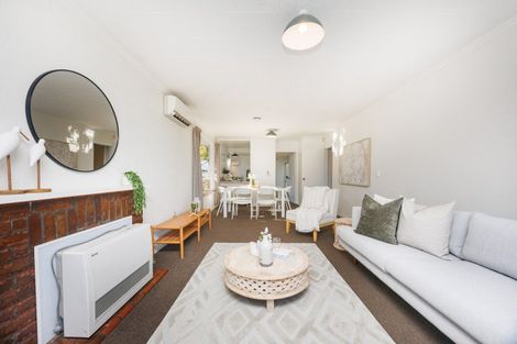 Photo of property in 8 Norwich Place, Awapuni, Palmerston North, 4412