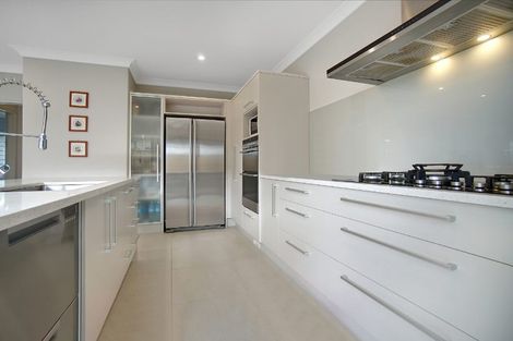 Photo of property in 14 Gelderland Way, Karaka, Papakura, 2113