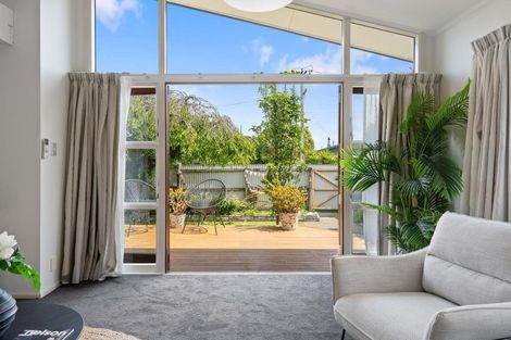 Photo of property in 2 Devon Street, Stoke, Nelson, 7011