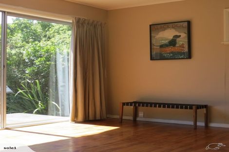 Photo of property in 5f2 Wilmshurst Place, Tawa, Wellington, 5028