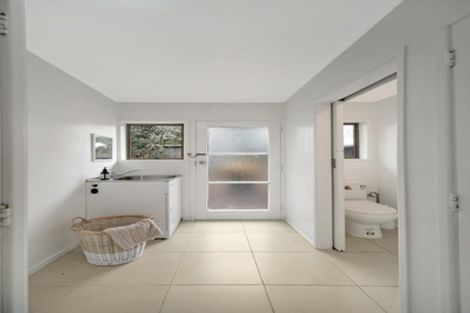 Photo of property in 230c Pakuranga Road, Pakuranga Heights, Auckland, 2010