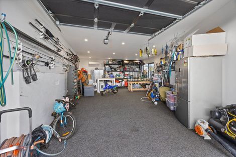 Photo of property in 2 Somerville Road, Shelly Park, Auckland, 2014