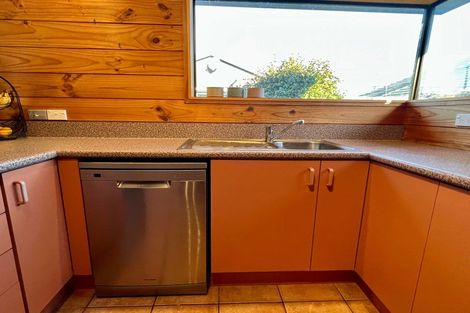 Photo of property in 98 Springs Road, Hornby, Christchurch, 8042