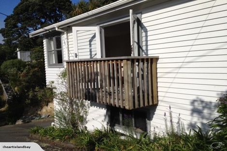 Photo of property in 2 Severn Street, Island Bay, Wellington, 6023