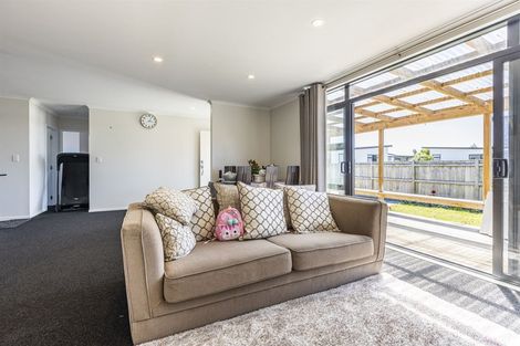 Photo of property in 46 Exeter Crescent, Takaro, Palmerston North, 4412