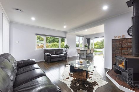 Photo of property in 16 Great North Road, Riverhead, 0820