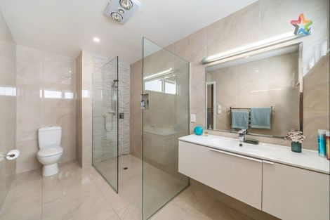 Photo of property in 27 Hinau Street, Woburn, Lower Hutt, 5010