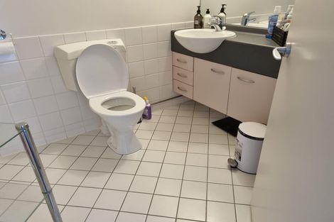 Photo of property in Grandstand Apartments, 12/80u Kent Terrace, Mount Victoria, Wellington, 6011