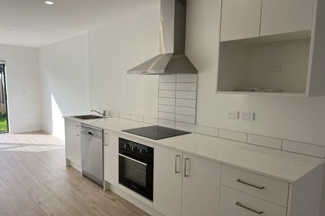 Photo of property in 62 Rauemi Way, Te Atatu South, Auckland, 0610