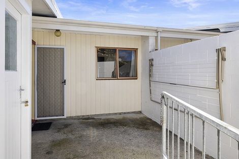 Photo of property in 20/1 Rimu Street, Strandon, New Plymouth, 4312