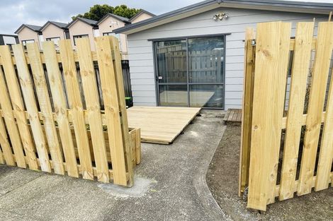Photo of property in 16a Arney Road, Ranui, Auckland, 0612
