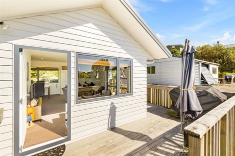Photo of property in 5 Kemp Road, Massey, Auckland, 0614