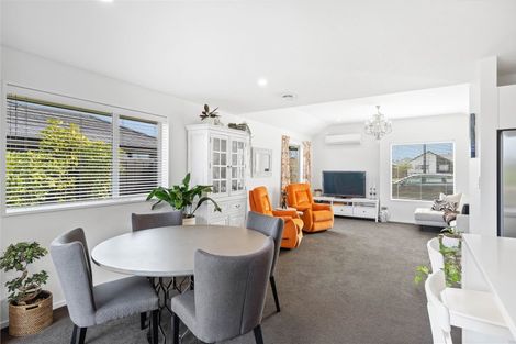 Photo of property in 14 Lansdowne Way, Rolleston, 7615