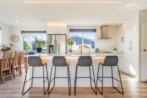 Photo of property in 1 Riverlea Way, Totara Park, Upper Hutt, 5018