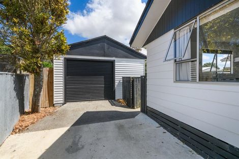 Photo of property in 24 Fergusson Street, Marton, 4710