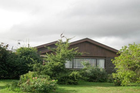 Photo of property in 2 Oakwood Grove, Paraparaumu Beach, Paraparaumu, 5032