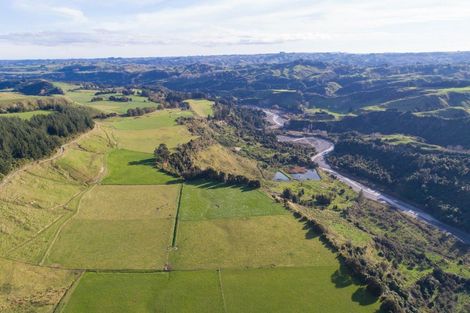 Photo of property in 1 Takapari Road, Pohangina, Ashhurst, 4884