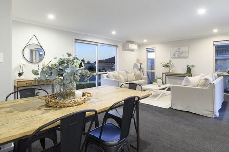 Photo of property in 18 Harding Drive, Papamoa Beach, Papamoa, 3118