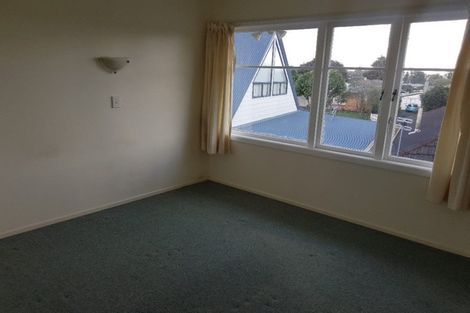 Photo of property in 42 Durham Street, Te Atatu Peninsula, Auckland, 0610