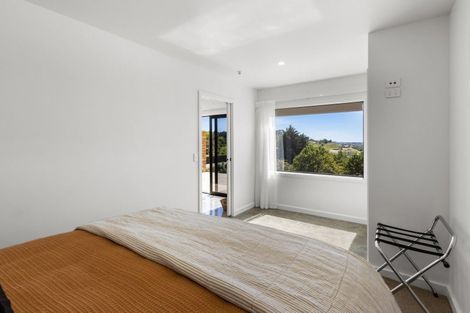 Photo of property in 4 Te Roera Drive, Taradale, Napier, 4112
