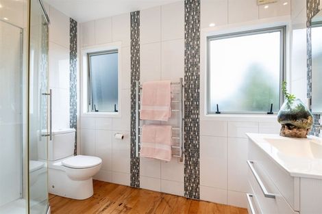 Photo of property in 2/17 Sudan Avenue, Milford, Auckland, 0620