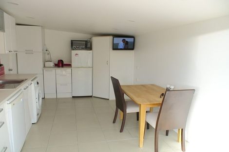 Photo of property in 30 Hobby Avenue, Birkdale, Auckland, 0626