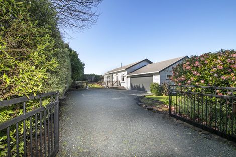 Photo of property in 17 Great North Road, Riverhead, 0820