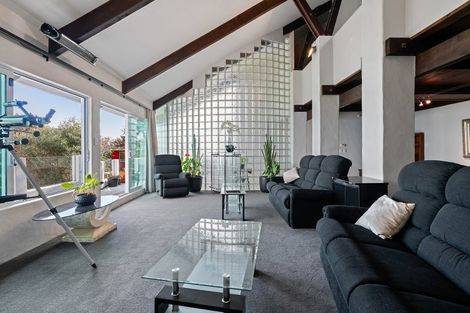 Photo of property in 5 Rangiuru Road, Mahina Bay, Lower Hutt, 5013