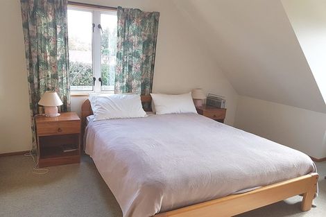 Photo of property in 3 Kingham Place, Avonhead, Christchurch, 8042