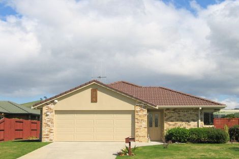 Photo of property in 30 Mcleod Place, Papamoa Beach, Papamoa, 3118