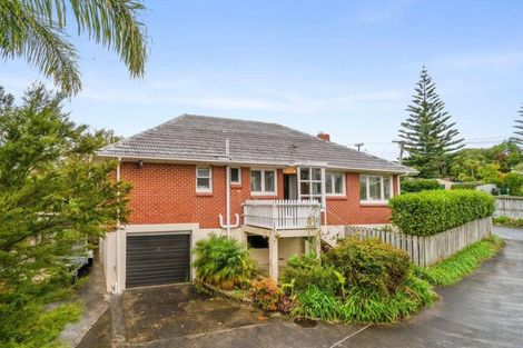 Photo of property in 94 Colwill Road, Massey, Auckland, 0614