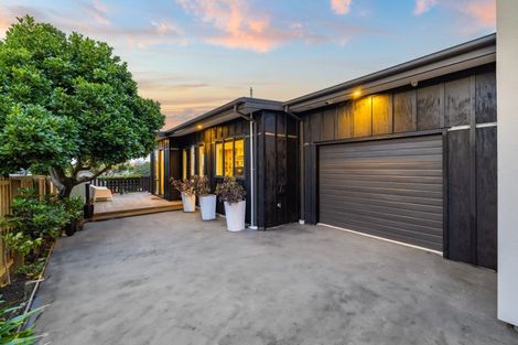 Photo of property in 23 Main Road, Redcliffs, Christchurch, 8081