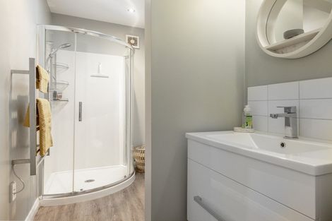 Photo of property in 33 Karepa Street, Brooklyn, Wellington, 6021