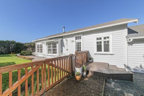 Photo of property in 17 Great North Road, Riverhead, 0820