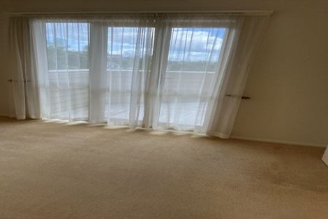 Photo of property in 4 Nottingham Place, Northcross, Auckland, 0630