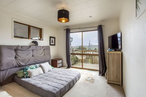 Photo of property in 17 Rautawhiri Road, Helensville, 0800