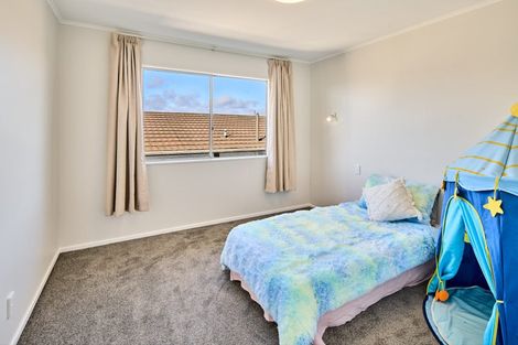 Photo of property in 18 Eastview Grove, Normandale, Lower Hutt, 5010
