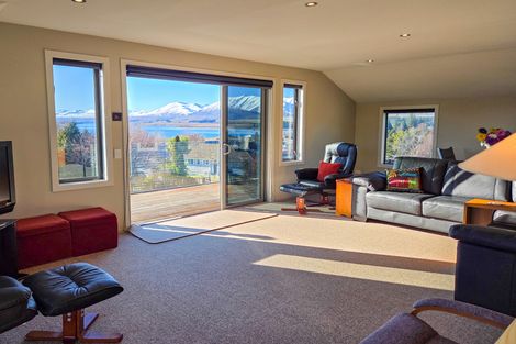Photo of property in 35 Aorangi Crescent, Lake Tekapo, 7999