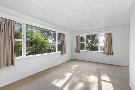 Photo of property in 5a Whitehouse Road, Titahi Bay, Porirua, 5022