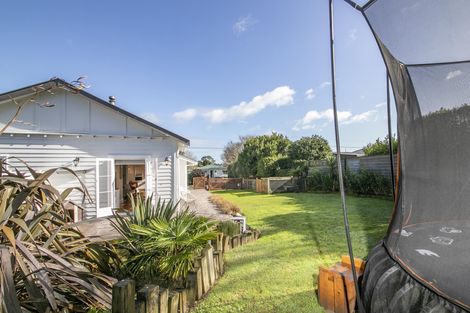 Photo of property in 17 Great North Road, Riverhead, 0820