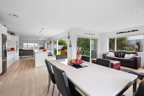 Photo of property in 92 Smart Road, Glen Avon, New Plymouth, 4312