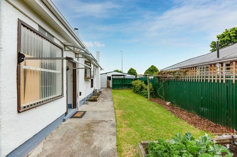 Photo of property in 40 Grimseys Road, Redwood, Christchurch, 8051
