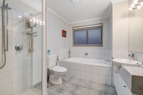 Photo of property in 49 Chesterfield Way, Orewa, 0931