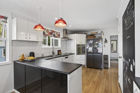 Photo of property in 18 Cowling Road, Hurdon, New Plymouth, 4310