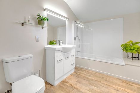 Photo of property in 117b Kawaha Point Road, Kawaha Point, Rotorua, 3010