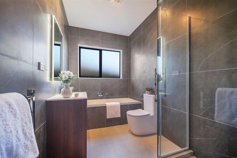 Photo of property in 30 Cloonlyon Drive, Flat Bush, Auckland, 2019