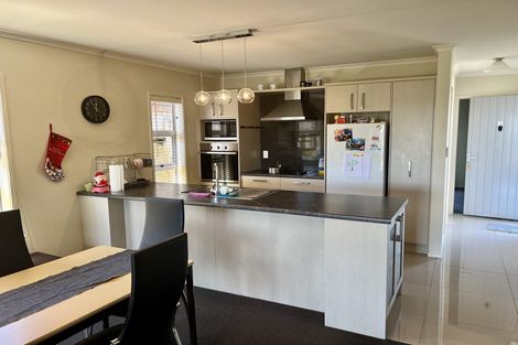 Photo of property in 11 Raddington Way, Huntington, Hamilton, 3210