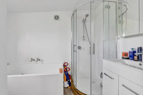 Photo of property in 225 Bridge Street, Eltham, 4322