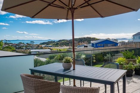 Photo of property in 4 Freyja Crescent, Coopers Beach, 0420