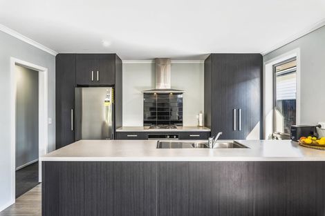 Photo of property in 35 Pohe Street, Waikanae, 5036